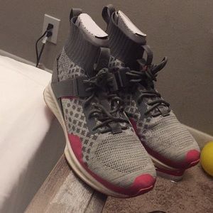 The weekends high top pumas